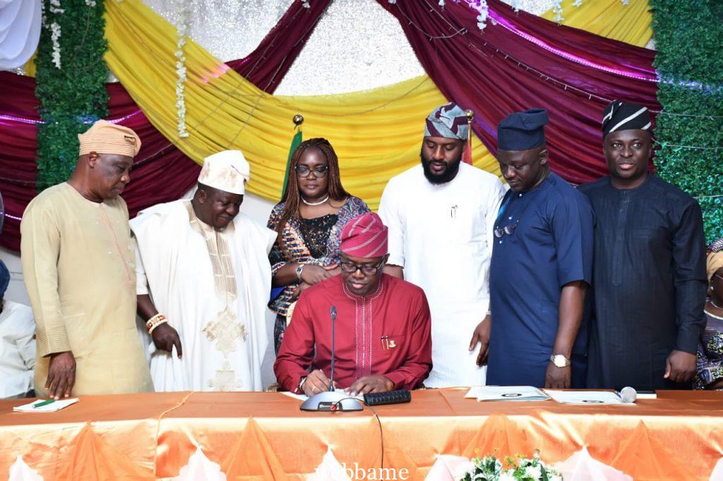 MAKINDE SIGNS 2023 BUDGET IN SAKI