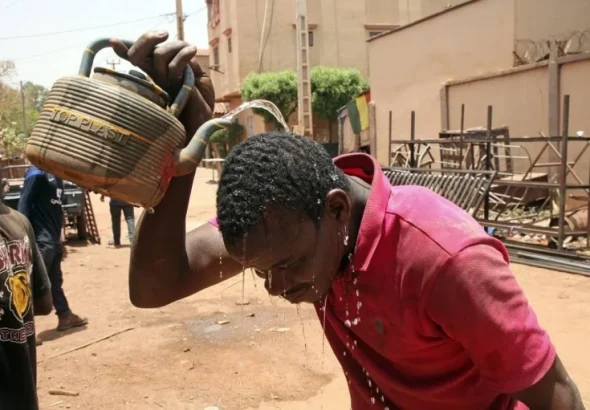 Fighting-the-heat-wave-in-Mali-1_1792757930-768x511-1